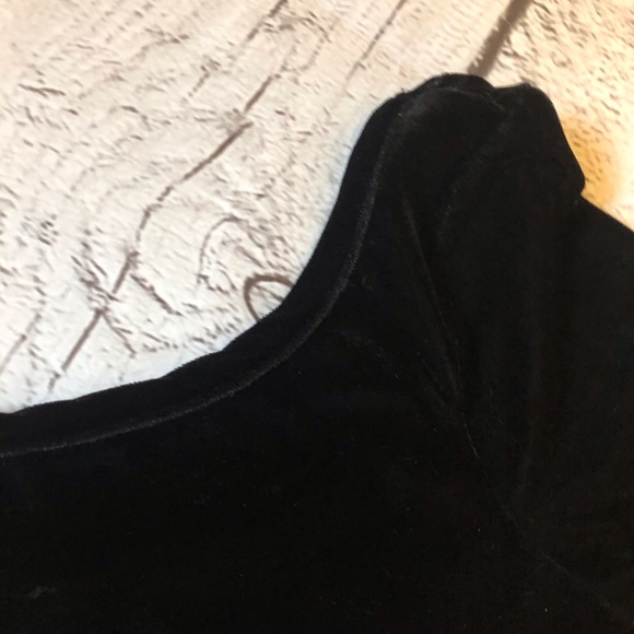 Black velvet crop top - Picture 9 of 10